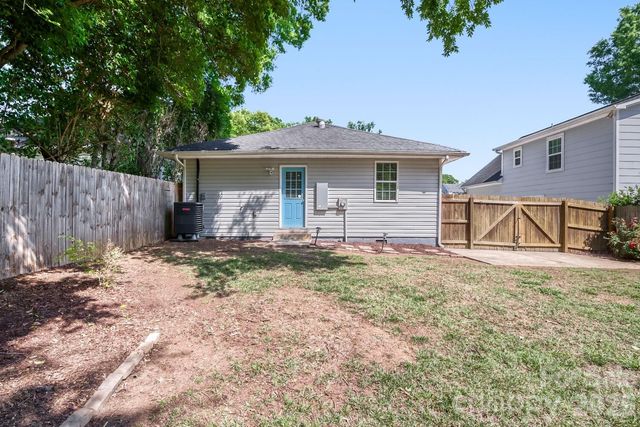 1521 Hawthorne Lane, Charlotte, NC 28205