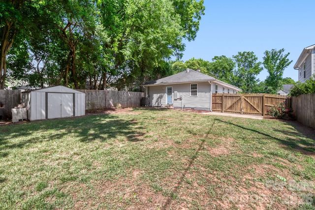 1521 Hawthorne Lane, Charlotte, NC 28205