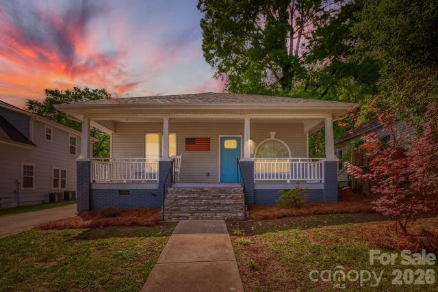 1521 Hawthorne Lane, Charlotte, NC 28205