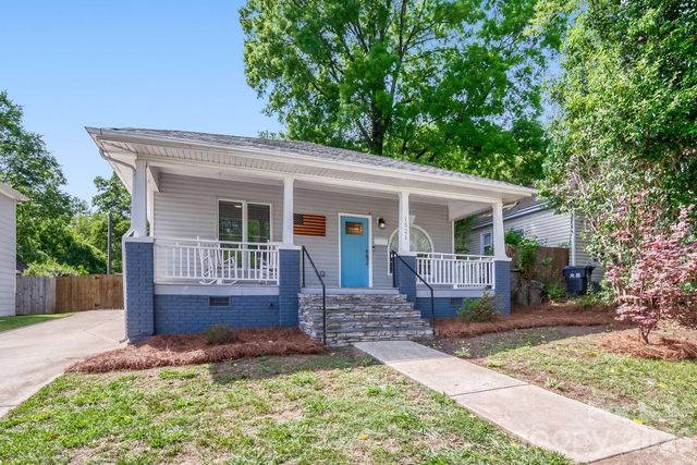 1521 Hawthorne Lane, Charlotte, NC 28205
