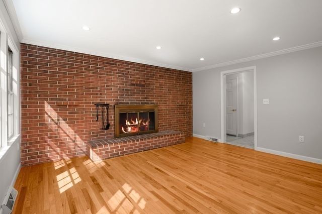 15 Sheridan Road, Andover, MA 01810
