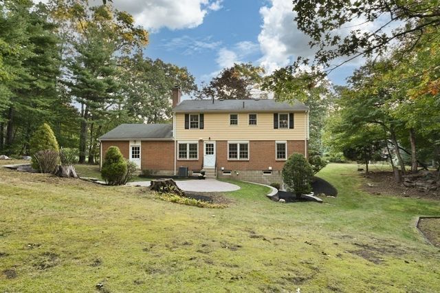 15 Sheridan Road, Andover, MA 01810