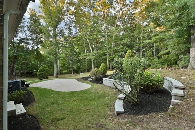 15 Sheridan Road, Andover, MA 01810