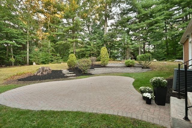 15 Sheridan Road, Andover, MA 01810