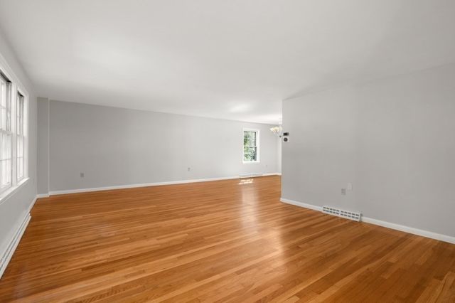 15 Sheridan Road, Andover, MA 01810