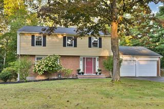 15 Sheridan Road, Andover, MA 01810