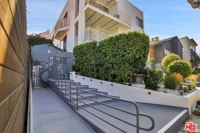 842 11th St 8A, Santa Monica, CA 90403
