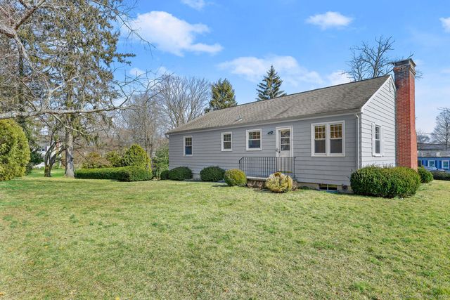 5 Saviano Lane, Westport, CT 06880