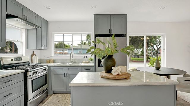 1249 S Garnsey, Santa Ana, CA 92707
