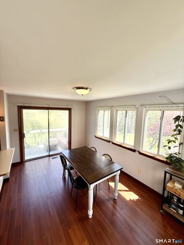 69 Northwest Drive 60, Plainville, CT 06062
