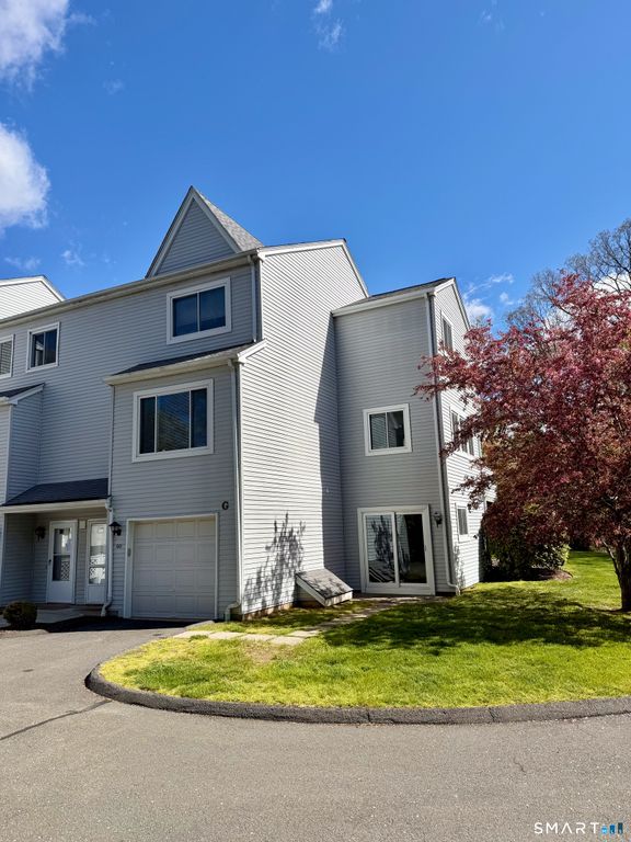 69 Northwest Drive 60, Plainville, CT 06062