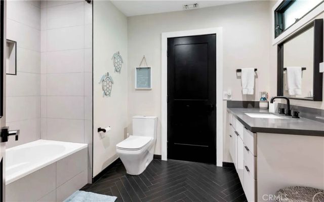 16688 Oldham Street, Encino, CA 91436