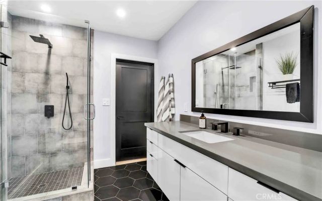 16688 Oldham Street, Encino, CA 91436