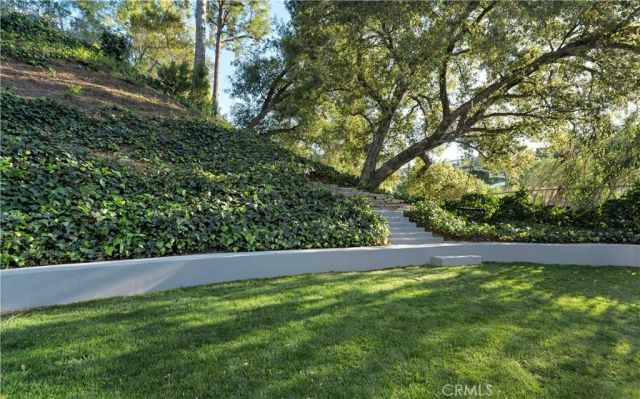 16688 Oldham Street, Encino, CA 91436