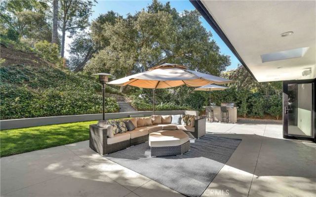 16688 Oldham Street, Encino, CA 91436