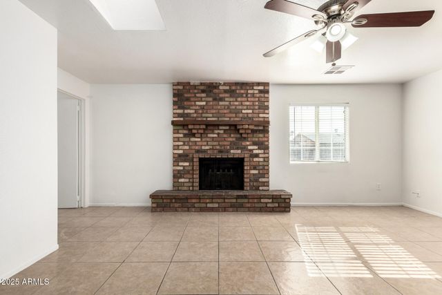 8107 W COLLEGE Drive, Phoenix, AZ 85033