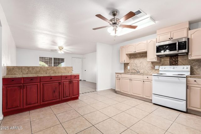 8107 W COLLEGE Drive, Phoenix, AZ 85033