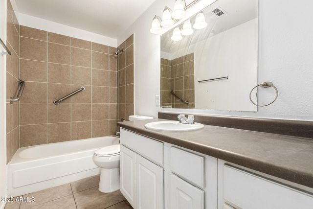 8107 W COLLEGE Drive, Phoenix, AZ 85033