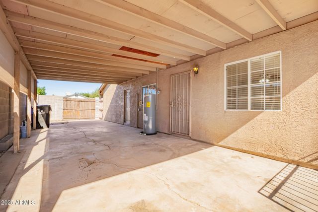 8107 W COLLEGE Drive, Phoenix, AZ 85033
