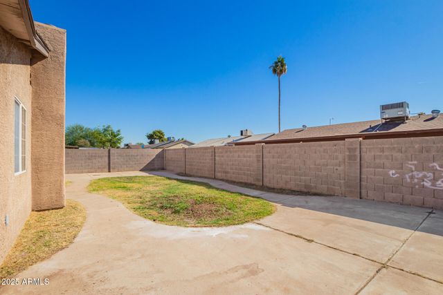 8107 W COLLEGE Drive, Phoenix, AZ 85033