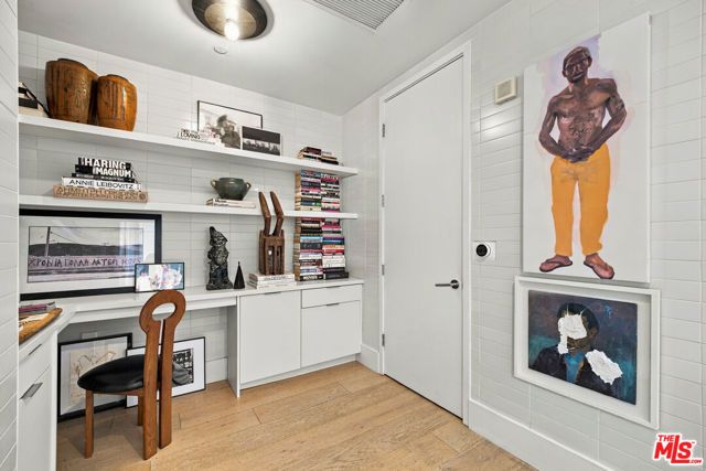 6001 Carlton Way 409, Los Angeles, CA 90028