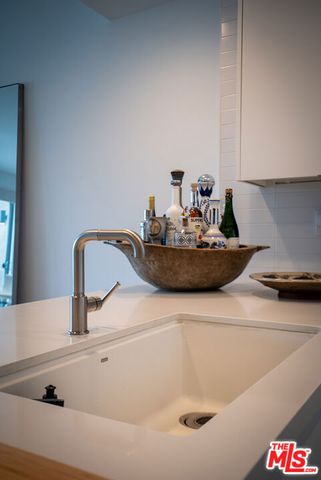 6001 Carlton Way 409, Los Angeles, CA 90028