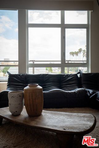 6001 Carlton Way 409, Los Angeles, CA 90028