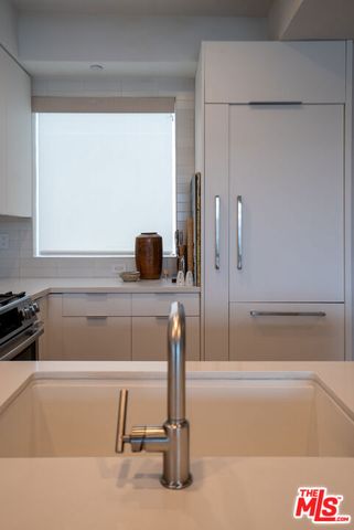 6001 Carlton Way 409, Los Angeles, CA 90028