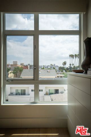 6001 Carlton Way 409, Los Angeles, CA 90028