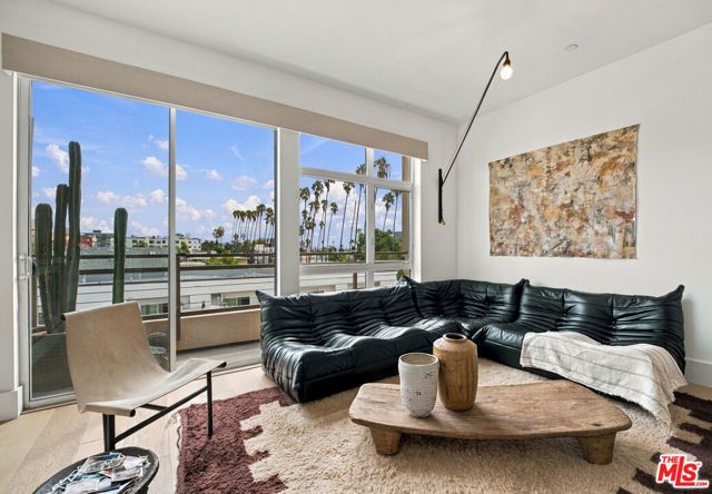 6001 Carlton Way 409, Los Angeles, CA 90028