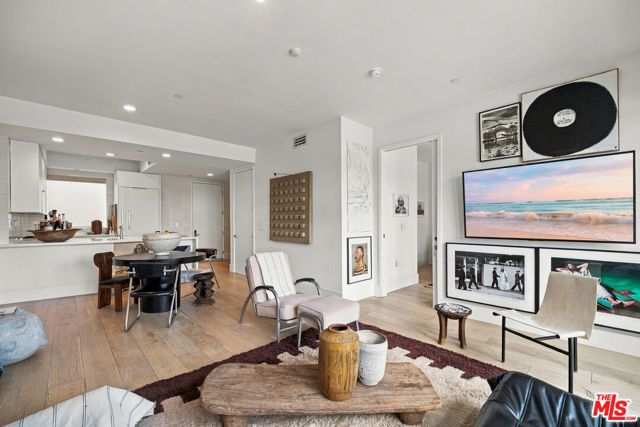 6001 Carlton Way 409, Los Angeles, CA 90028
