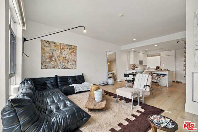 6001 Carlton Way 409, Los Angeles, CA 90028