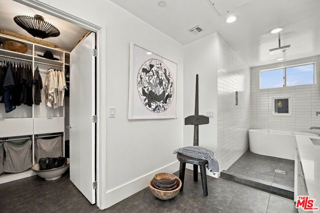 6001 Carlton Way 409, Los Angeles, CA 90028