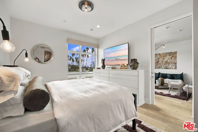 6001 Carlton Way 409, Los Angeles, CA 90028