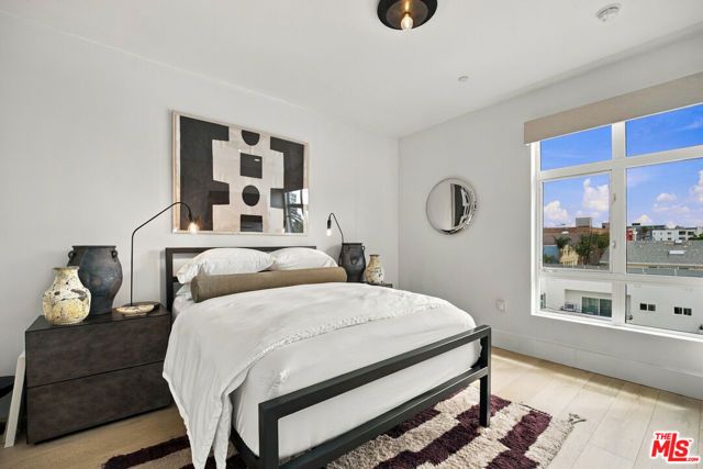 6001 Carlton Way 409, Los Angeles, CA 90028