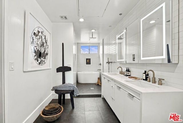 6001 Carlton Way 409, Los Angeles, CA 90028