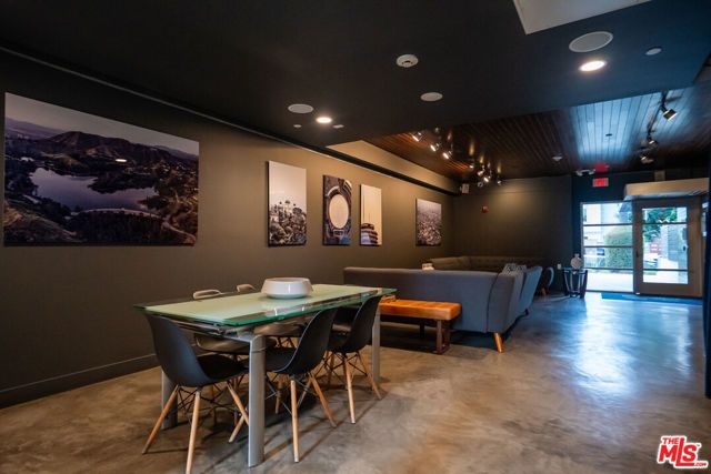 6001 Carlton Way 409, Los Angeles, CA 90028