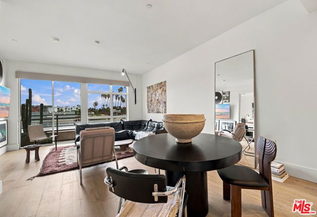 6001 Carlton Way 409, Los Angeles, CA 90028