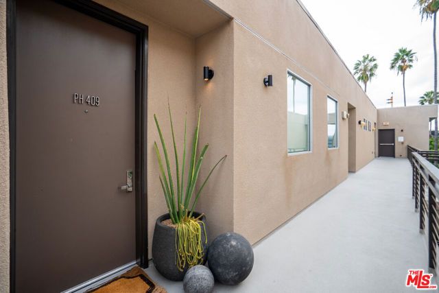 6001 Carlton Way 409, Los Angeles, CA 90028