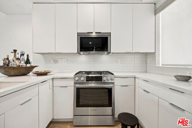 6001 Carlton Way 409, Los Angeles, CA 90028