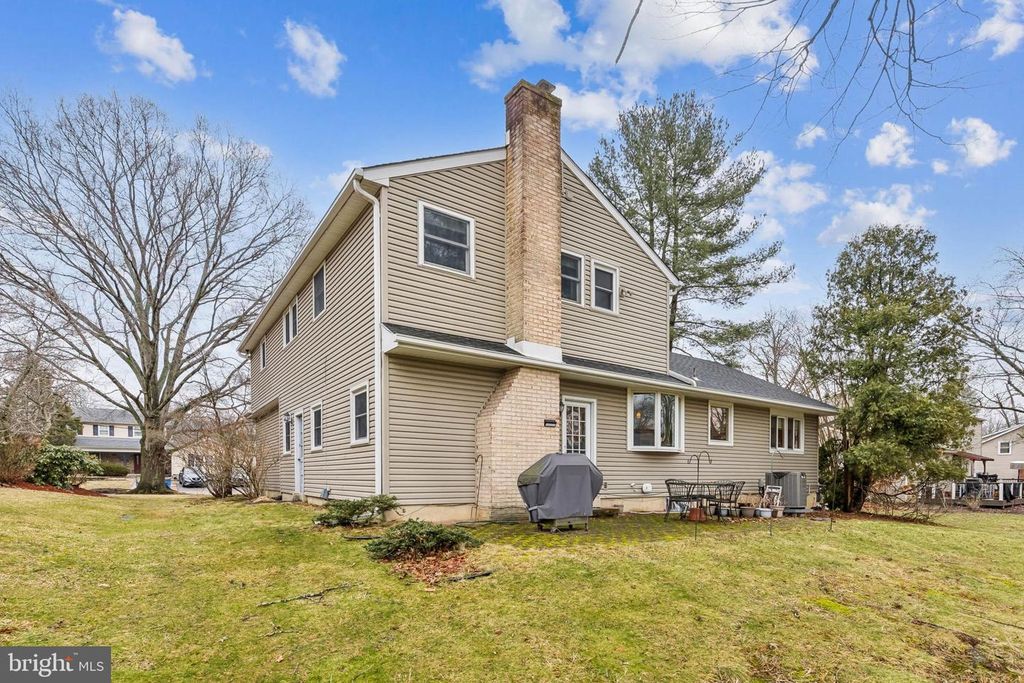 Image 27 of property listing at 418 DORAL DR, Cherry Hill, NJ 08003