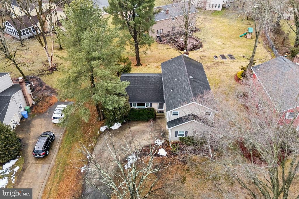 Image 28 of property listing at 418 DORAL DR, Cherry Hill, NJ 08003