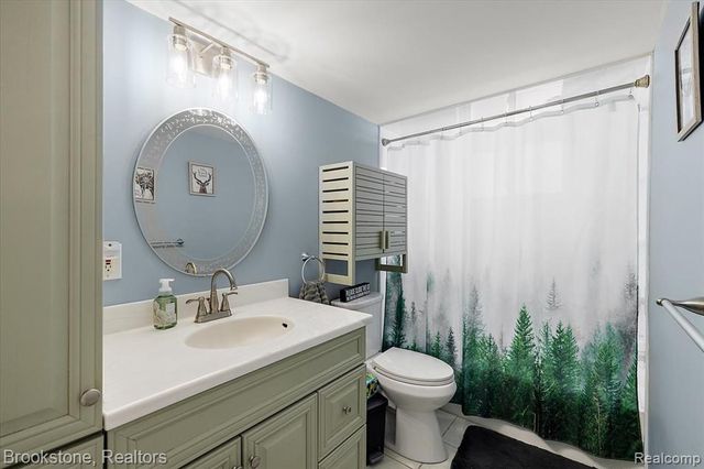 34372 Crosley Street, Clinton Township, MI 48035