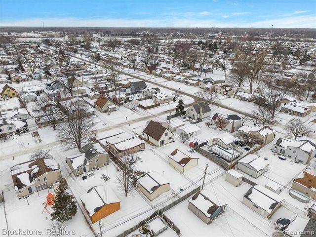 34372 Crosley Street, Clinton Township, MI 48035