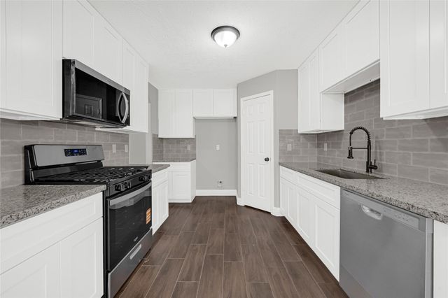 10406 Bentondale Lane, Houston, TX 77075