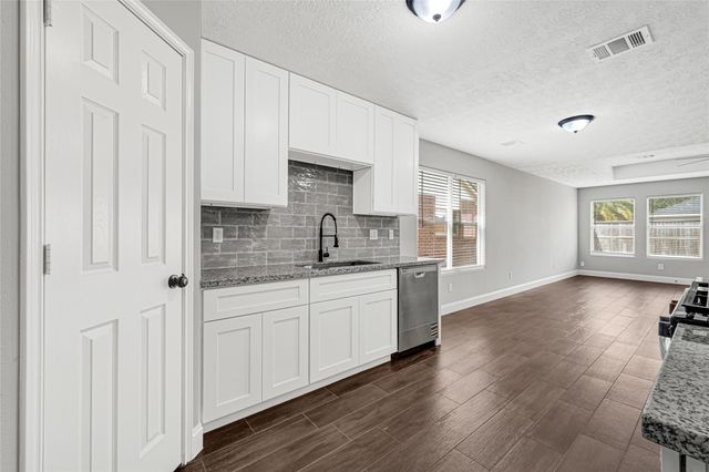 10406 Bentondale Lane, Houston, TX 77075