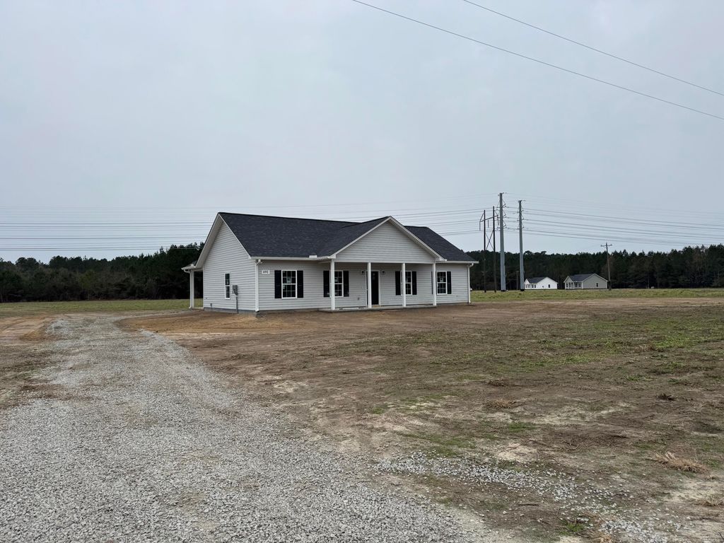 Image 2 of property listing at 691 Winningham Road, Saint George, SC 29477