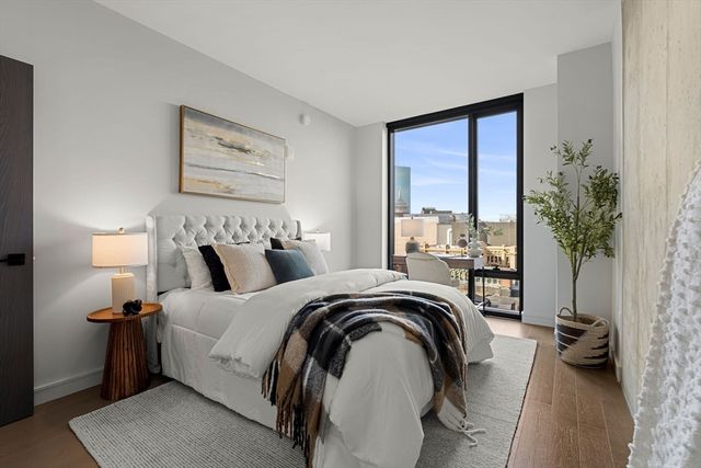 55 Lagrange St PH21C, Boston, MA 02116