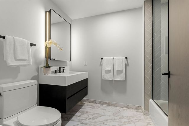 55 Lagrange St PH21C, Boston, MA 02116