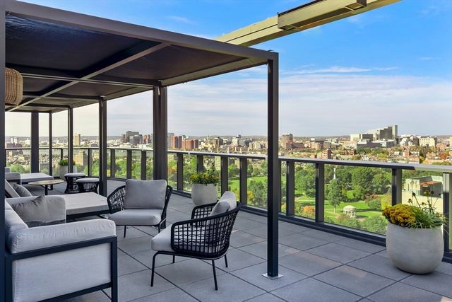 55 Lagrange St PH21C, Boston, MA 02116